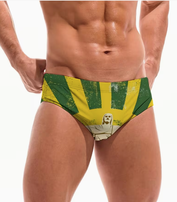 homem usando suga de praia verde e amarela com imagem cristo redentor