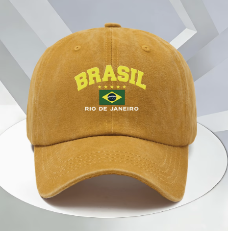 Boné verde com emblema do Brasil